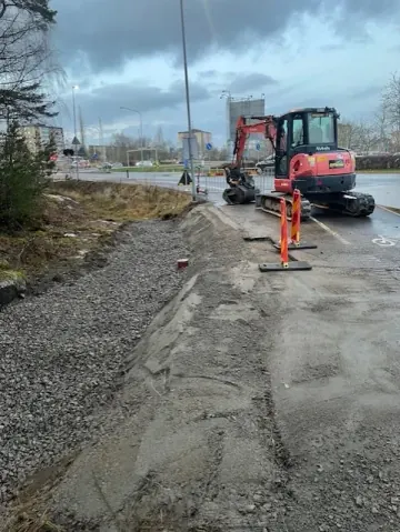 Vägbygge med grus - mark- och anläggningsarbeten