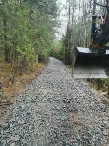 Grusad skogsväg - mark- och anläggningsarbeten